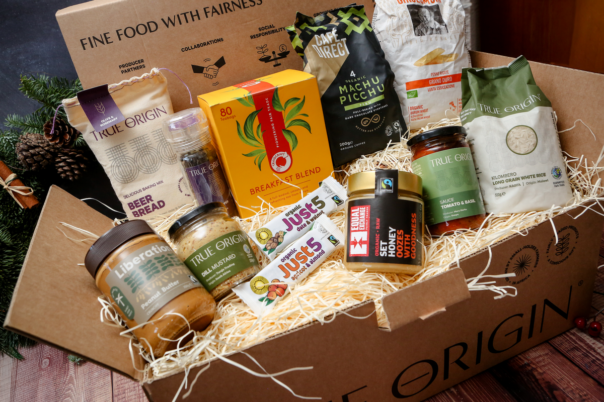 The Ultimate Guide to Corporate Christmas Hampers for Employees and Clients