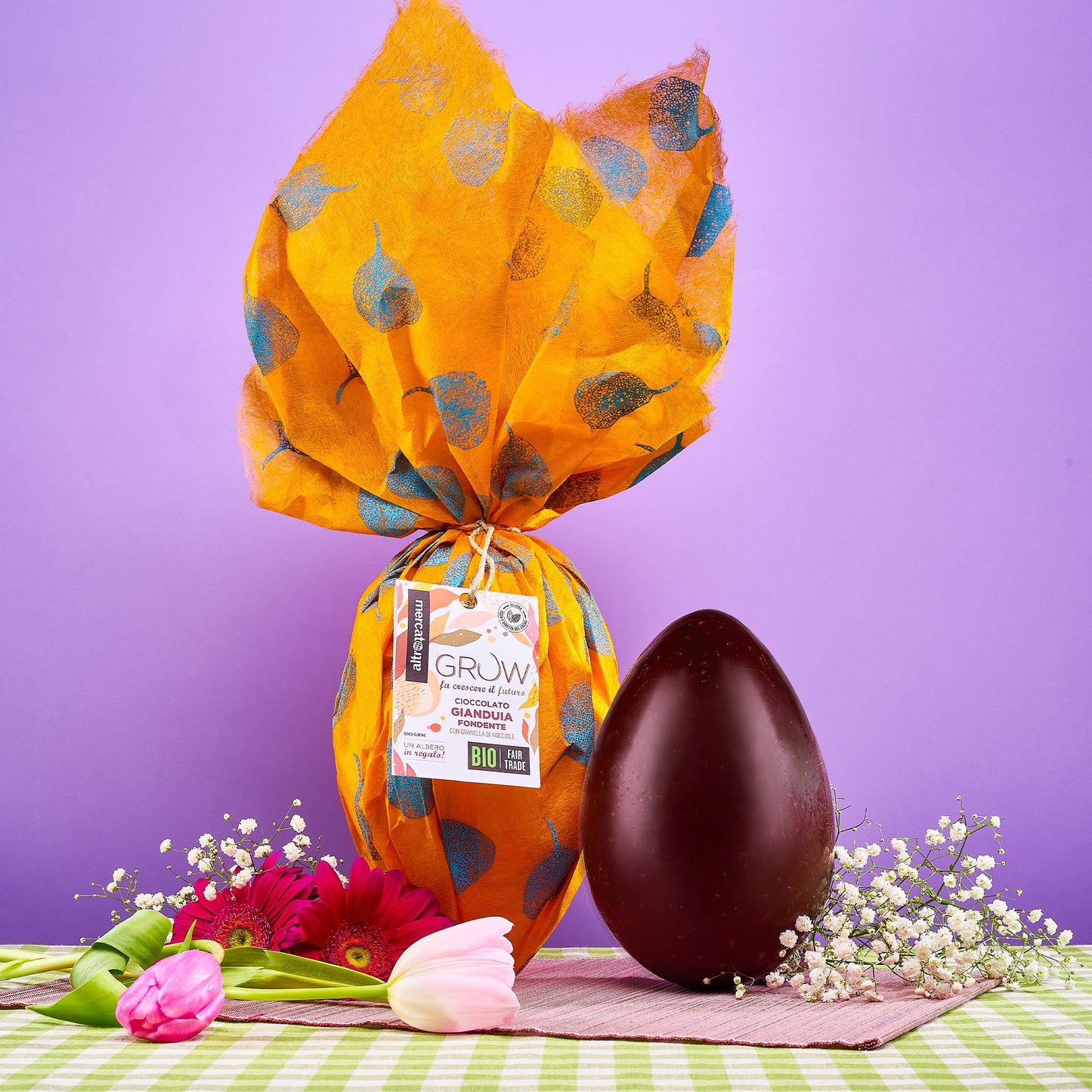 Luxury Easter Egg with Hazelnut Crumb (350g)